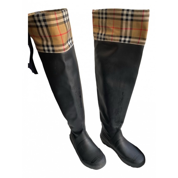 Authentic Burberry Wellington boots 37 EU - Picture 2 of 4